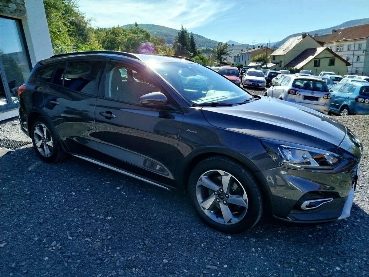 ford-focus-1-0-i-92-kw-active-1-majitel - 7