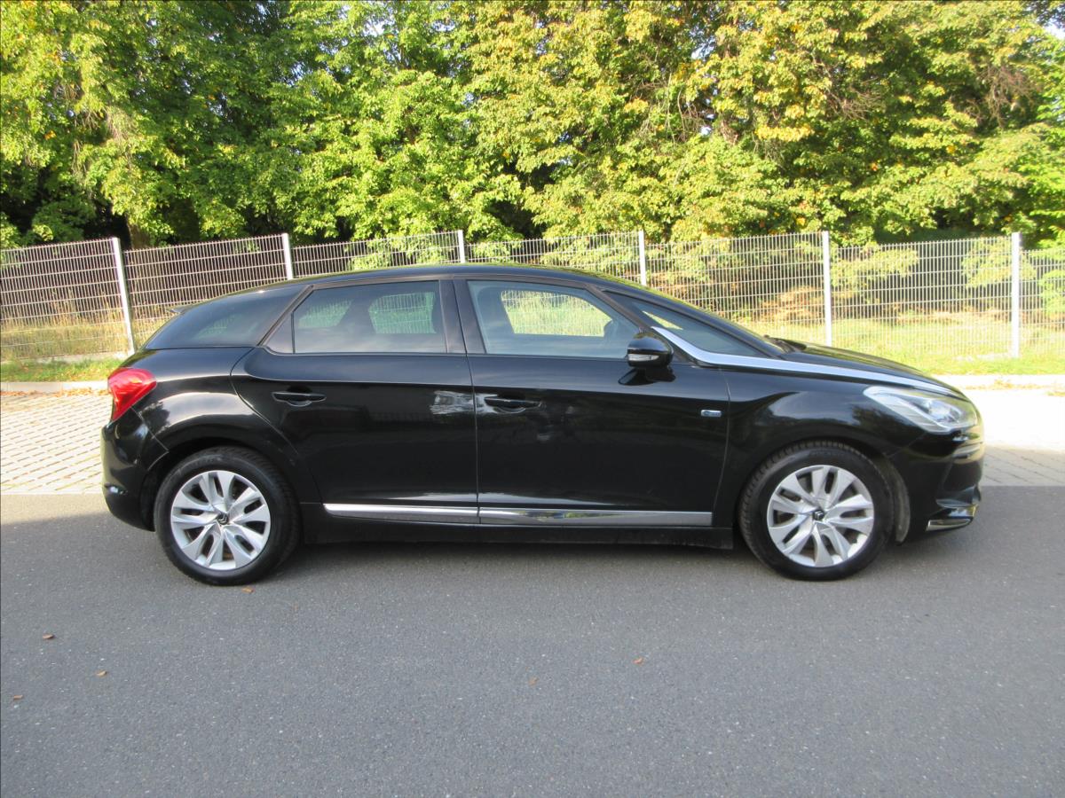 citroen-ds5-2-0-hdi-hybrid-4x4-automat - 9