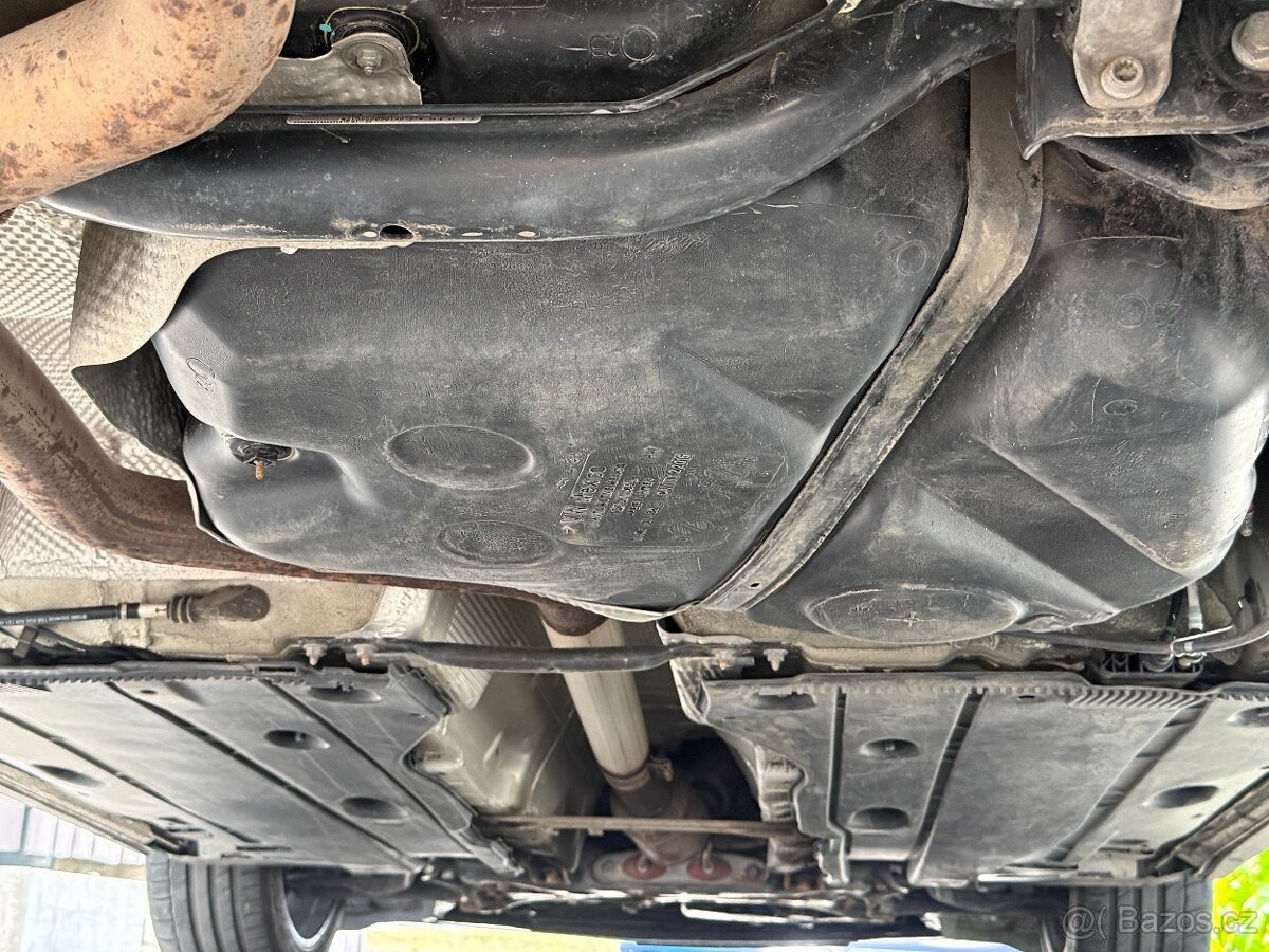 volkswagen-golf-2-0-gti-manualni-rucni-brzda - 1