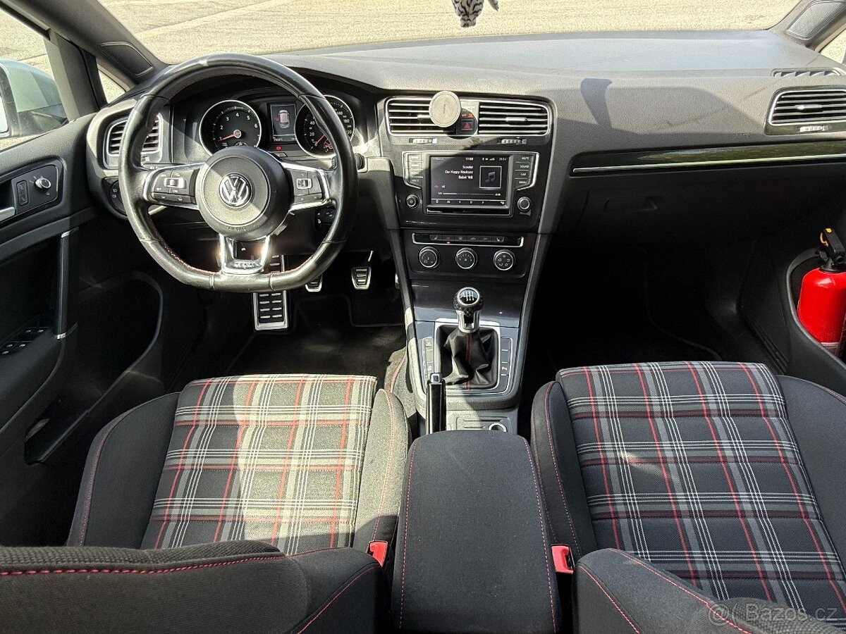 volkswagen-golf-2-0-gti-manualni-rucni-brzda - 5