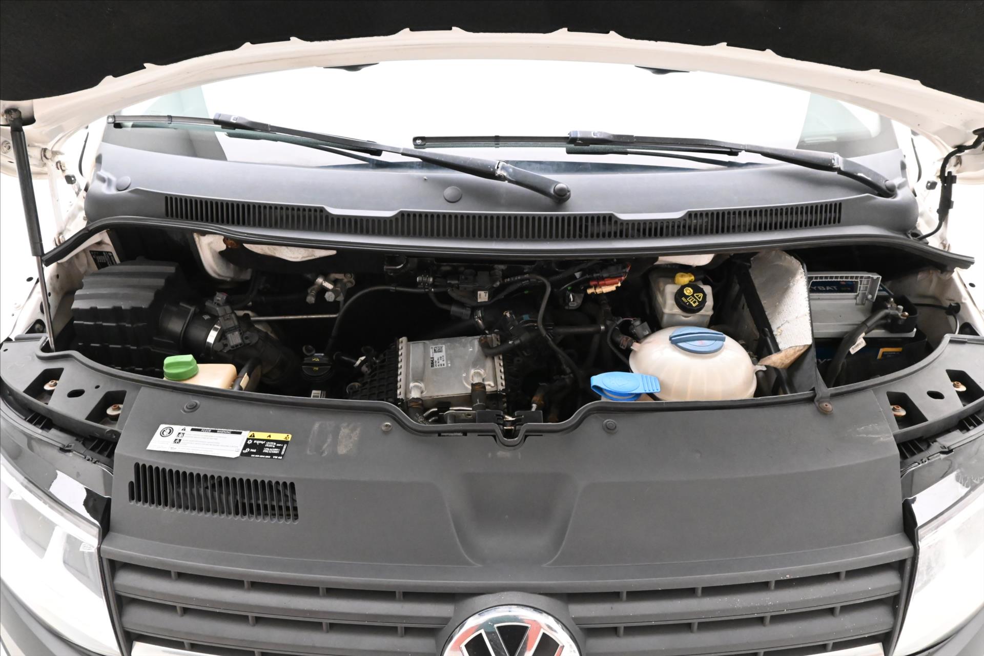 volkswagen-transporter-2-0-tdi-110-kw-8mist-long-nezav-topeni - 8