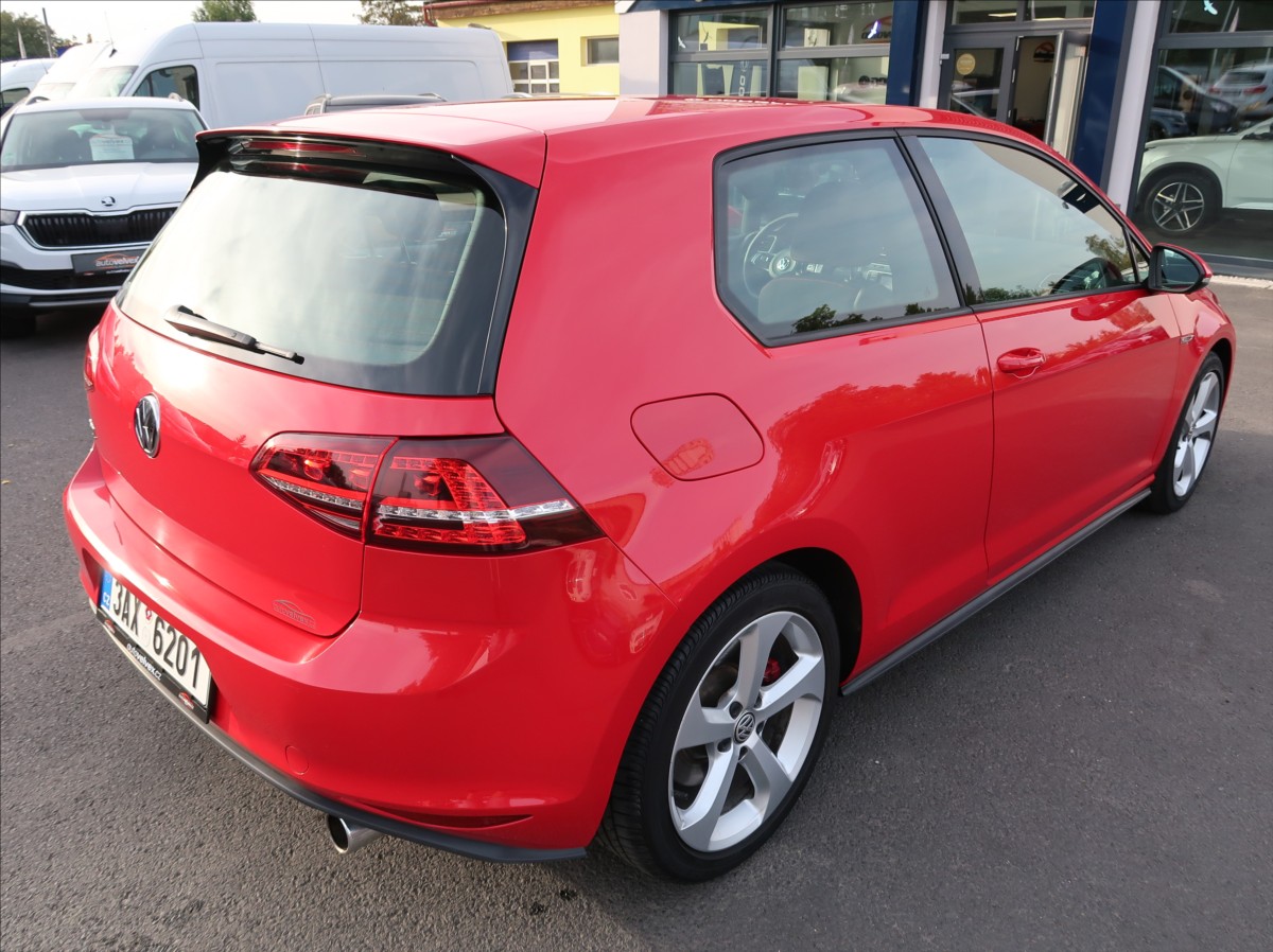 volkswagen-golf-2-0-tsi-162kw-gti-novecr - 2