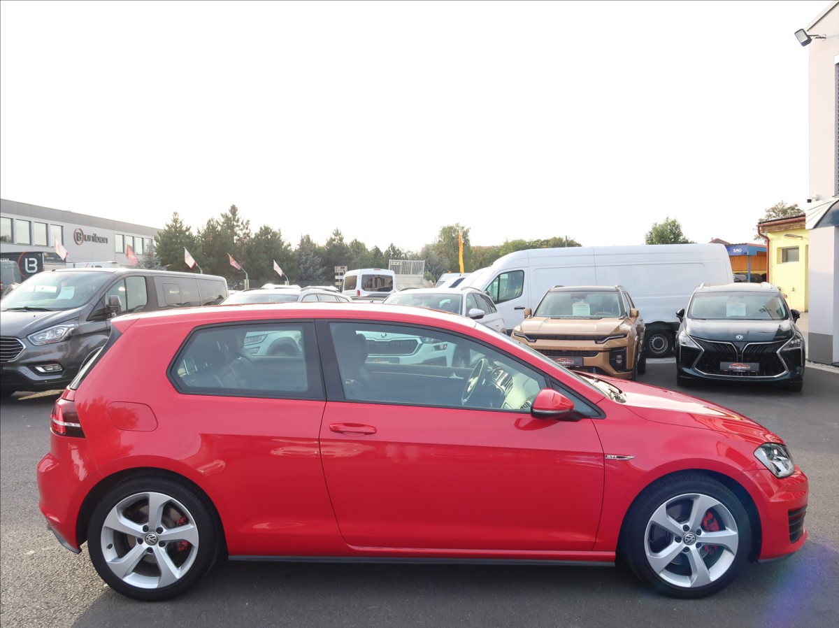 volkswagen-golf-2-0-tsi-162kw-gti-novecr - 5