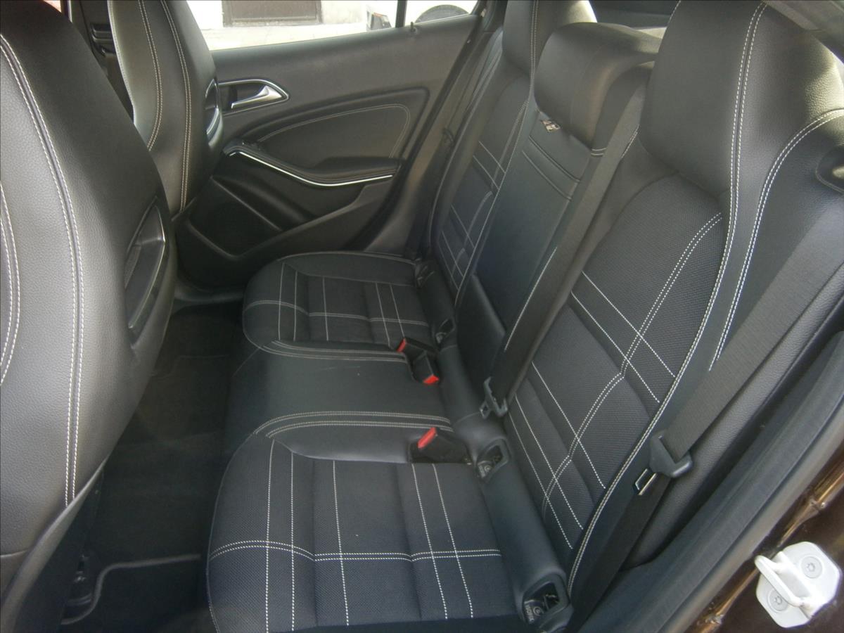 mercedes-benz-gla-2-2-cdi-4-matic - 9