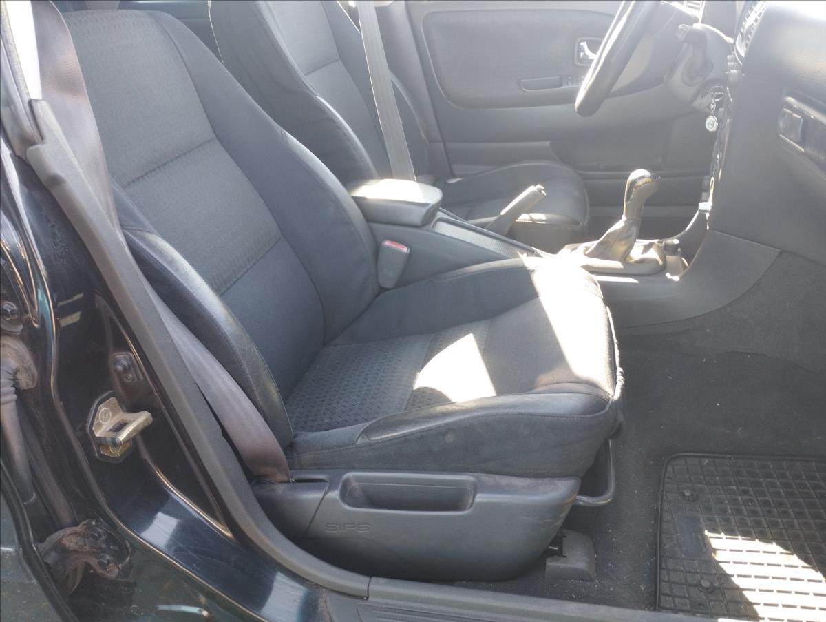 volvo-v40-1-8-90kw - 8