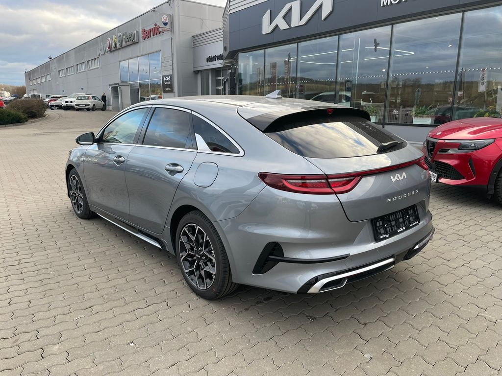 kia-pro-ceed-1-5-t-gdi-gpf-7dct-gt-line-plus - 4