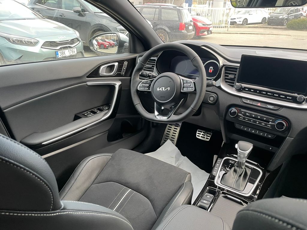 kia-pro-ceed-1-5-t-gdi-gpf-7dct-gt-line-plus - 9