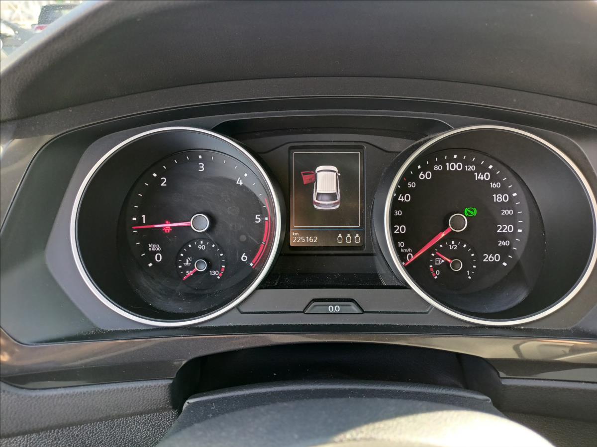 volkswagen-tiguan-2-0-2-0-tdi-110-kw-dsg-automat - 7