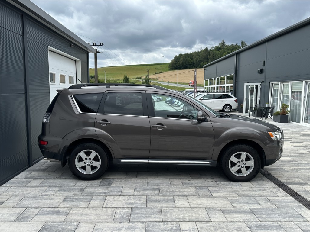 mitsubishi-outlander-2-2-di-d-177ps-x-tra - 5