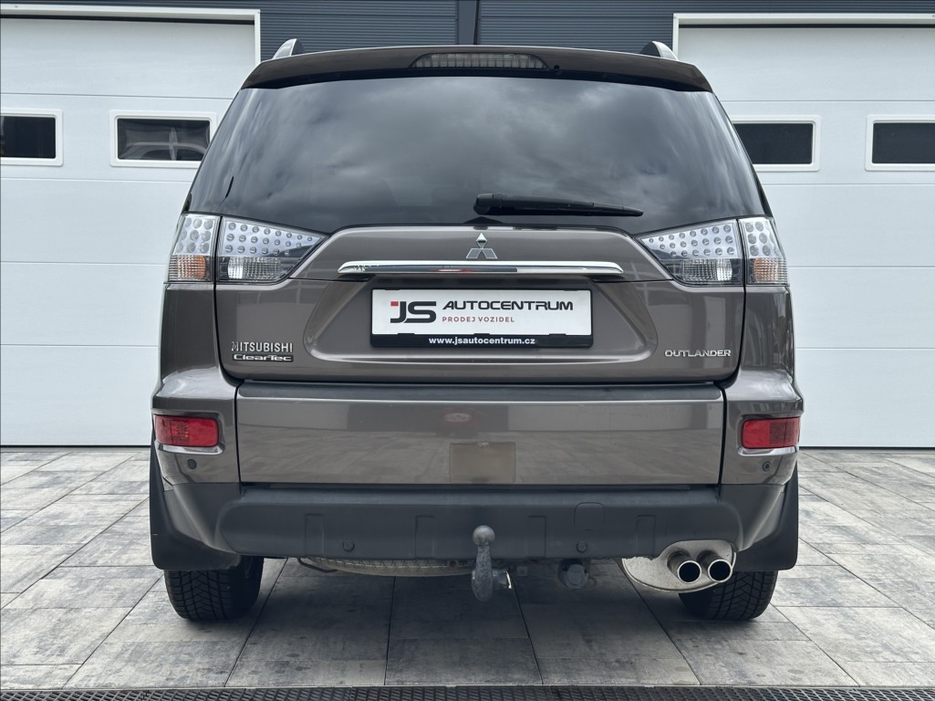 mitsubishi-outlander-2-2-di-d-177ps-x-tra - 8