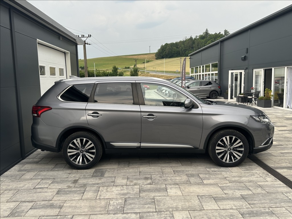mitsubishi-outlander-2-0-150ps-active-a-t - 5