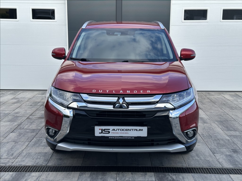 mitsubishi-outlander-2-2-di-d-150ps-intense-7-4x4-a-t - 2
