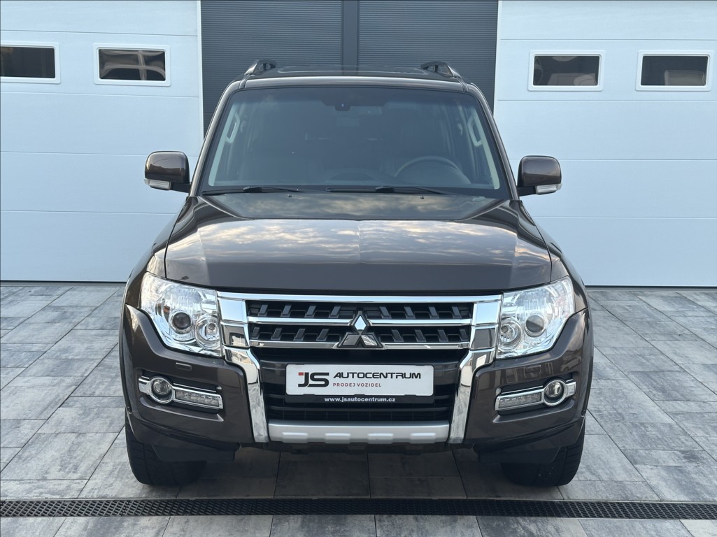 mitsubishi-pajero-3-2-di-d-190ps-instyle-7-4x4-a-t - 2