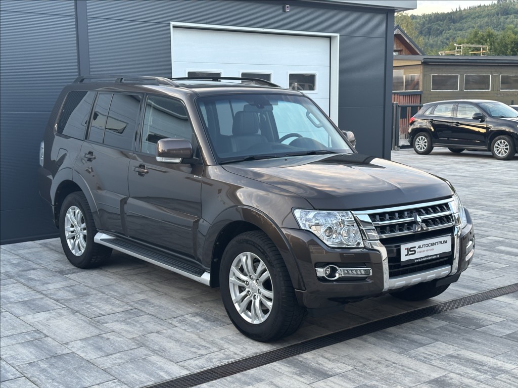 mitsubishi-pajero-3-2-di-d-190ps-instyle-7-4x4-a-t - 4