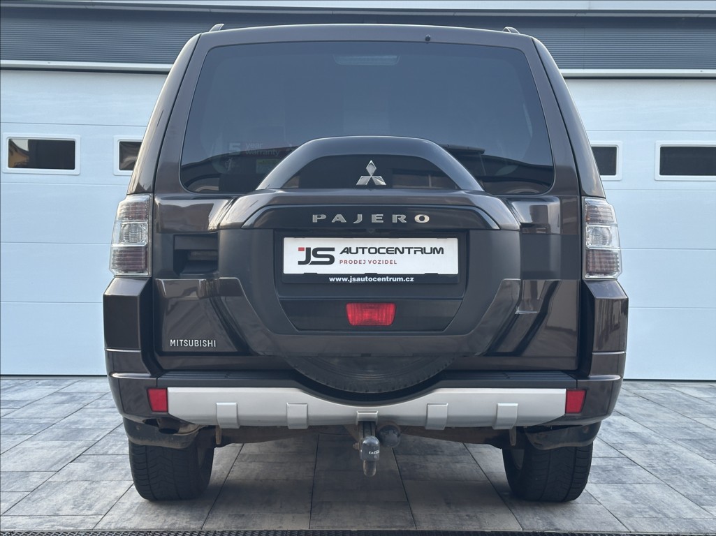 mitsubishi-pajero-3-2-di-d-190ps-instyle-7-4x4-a-t - 8