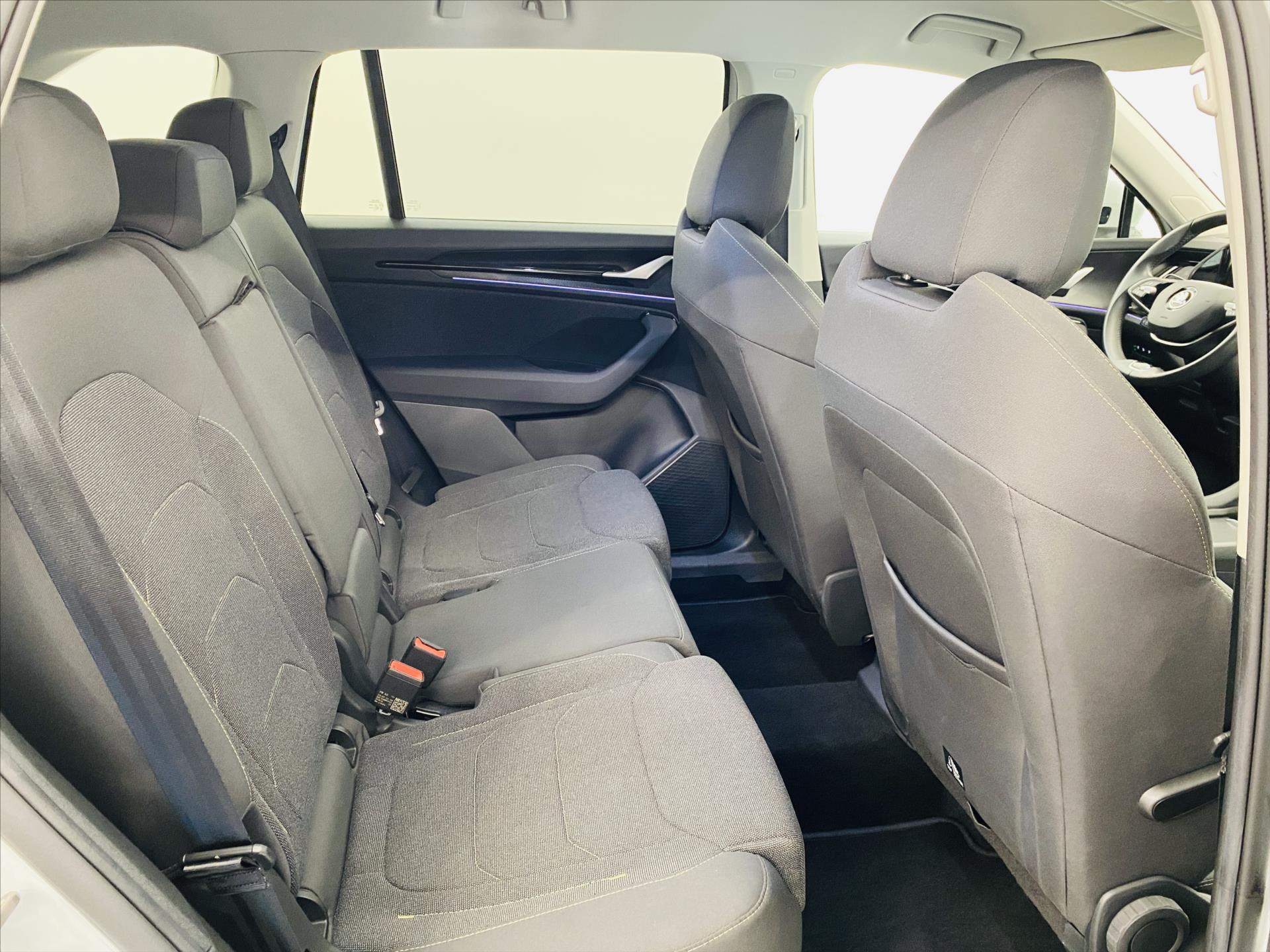 skoda-kodiaq-2-0-tdi-110kw-dsg-selection - 6