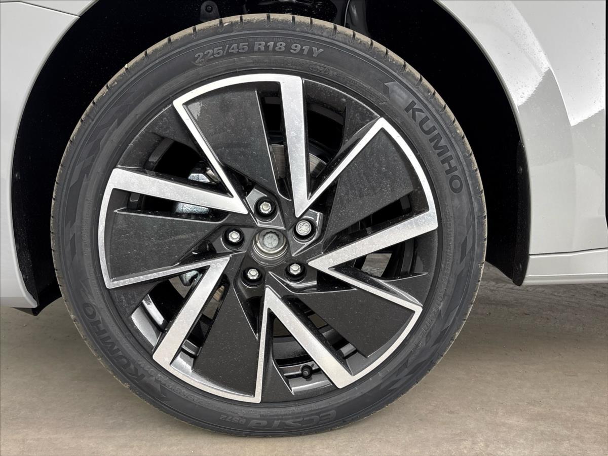 skoda-octavia-1-5-tsi-sportline-dsg - 5