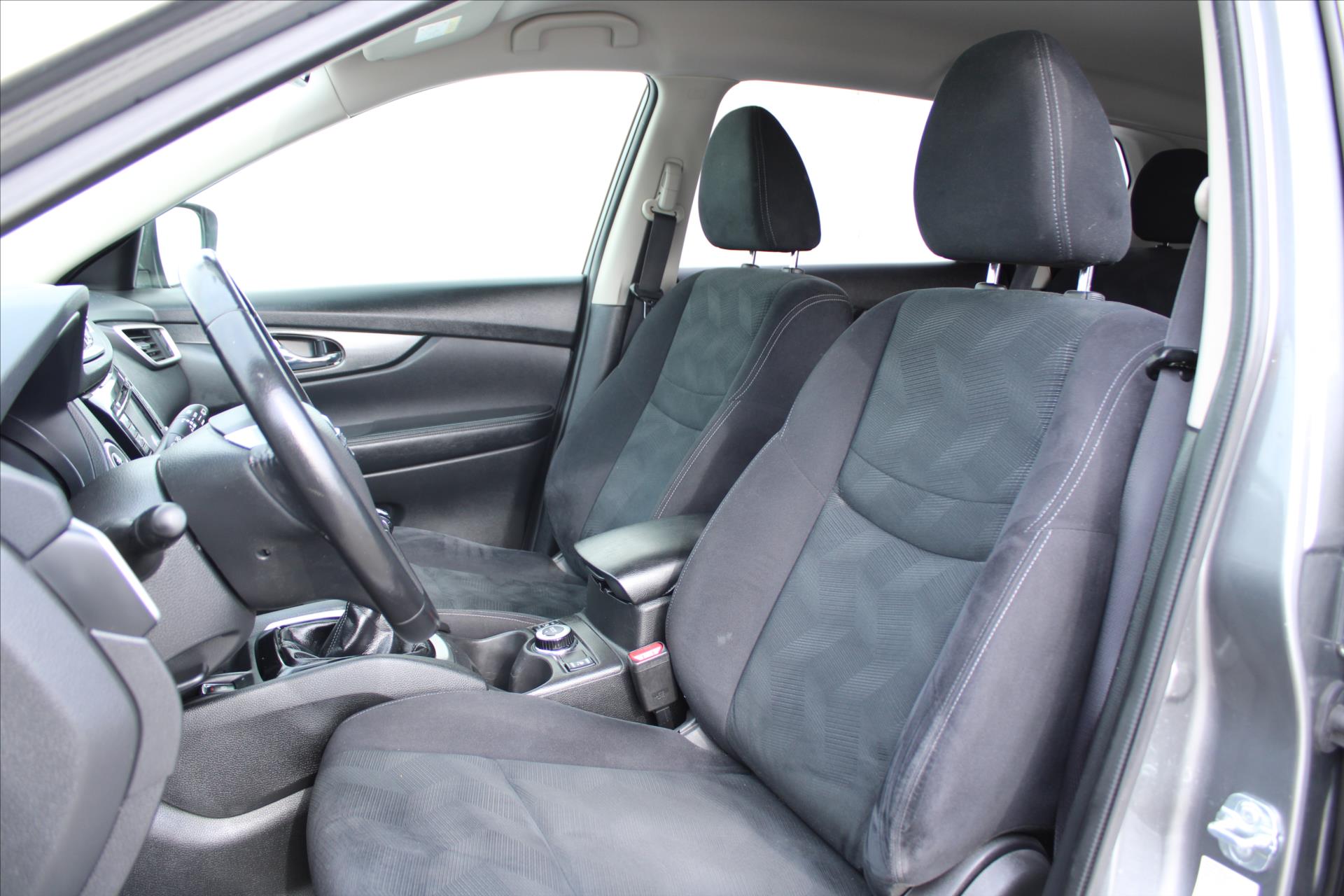 nissan-x-trail-1-6-dci-96kw-4x4-acenta - 8