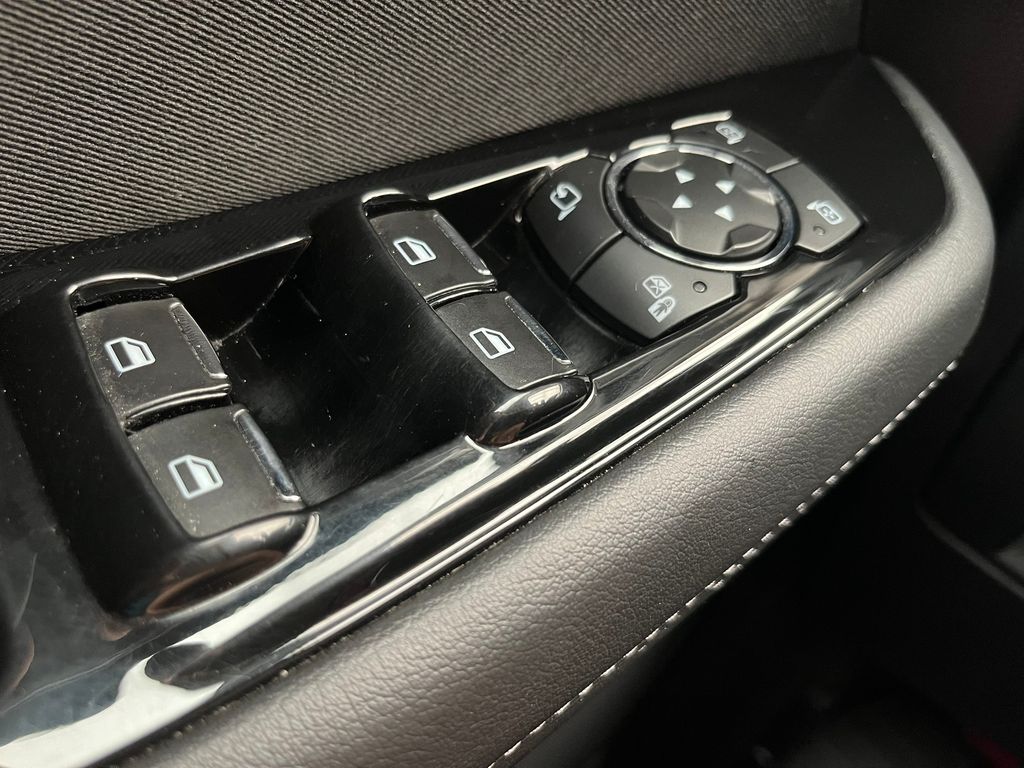 ford-galaxy-2-0-eb-titanium-led-tazne - 7