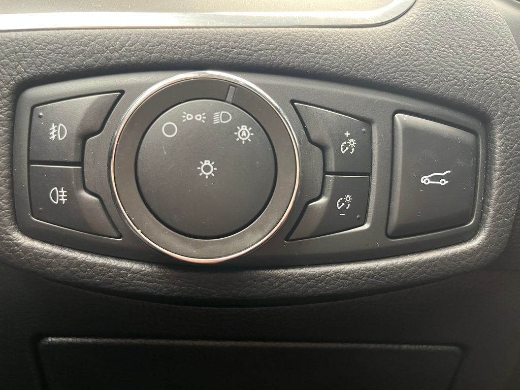 ford-galaxy-2-0-eb-titanium-led-tazne - 8
