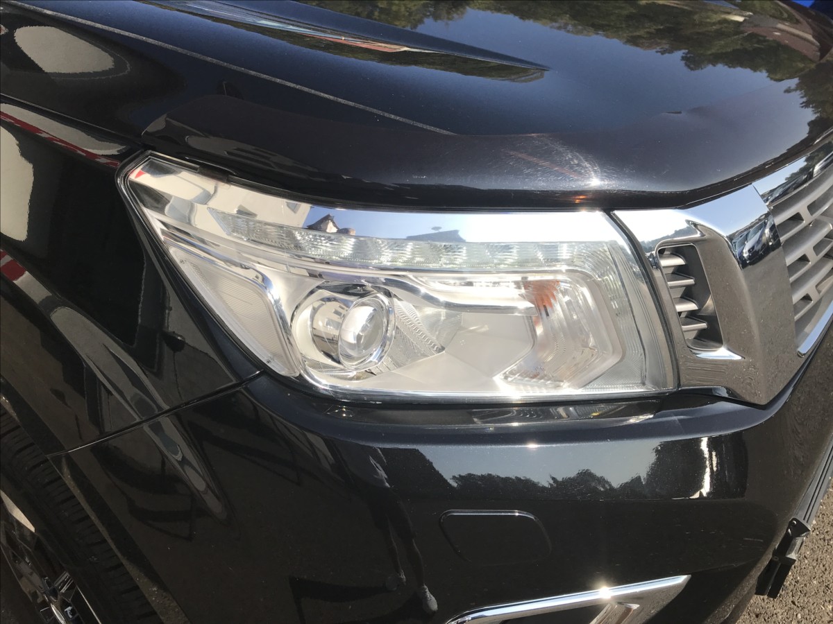 nissan-navara-2-3-d-140kw-mt-4x4 - 8