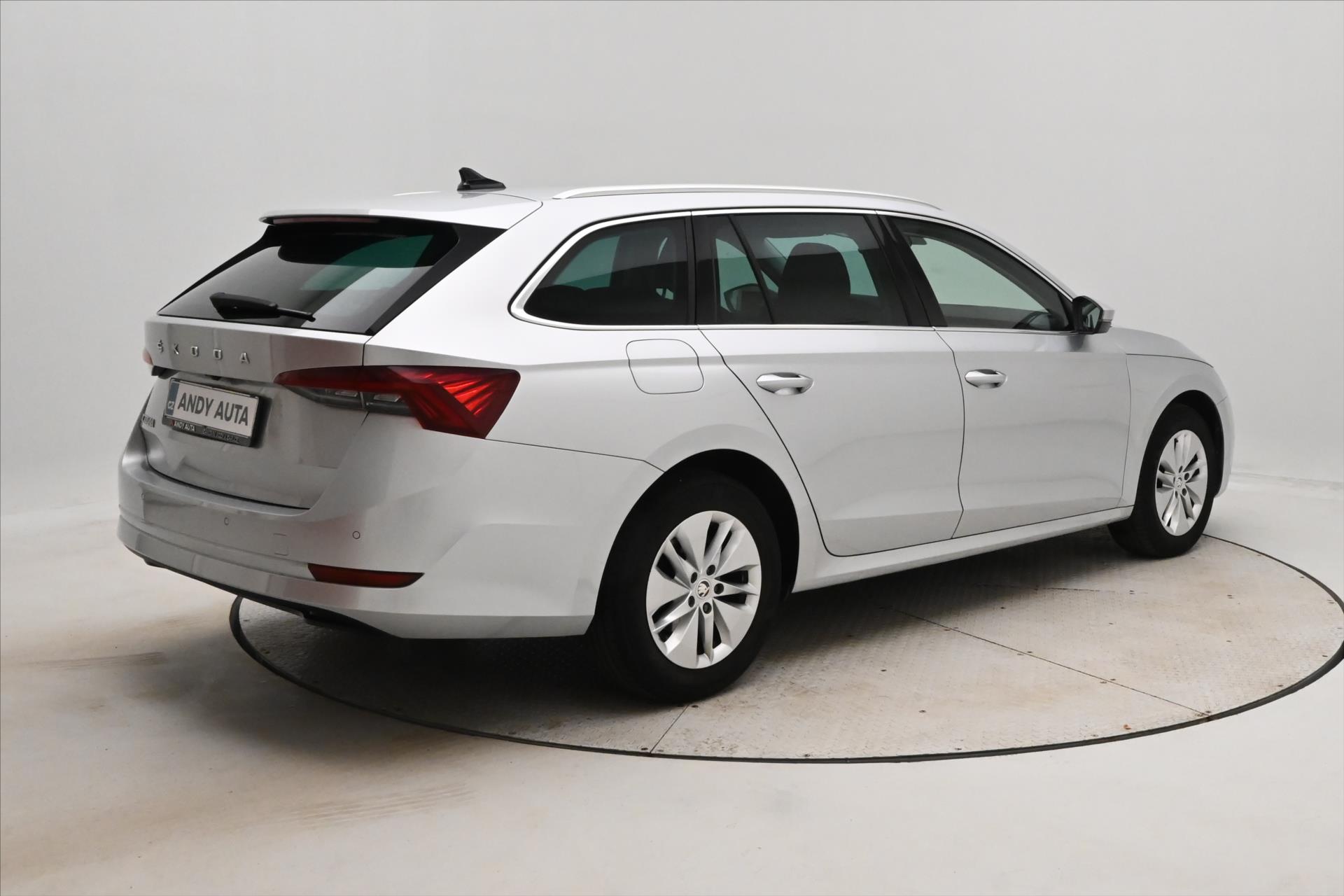 skoda-octavia-2-0-tdi-110kw-dsg-ambition-zaruka-az-5-let - 4