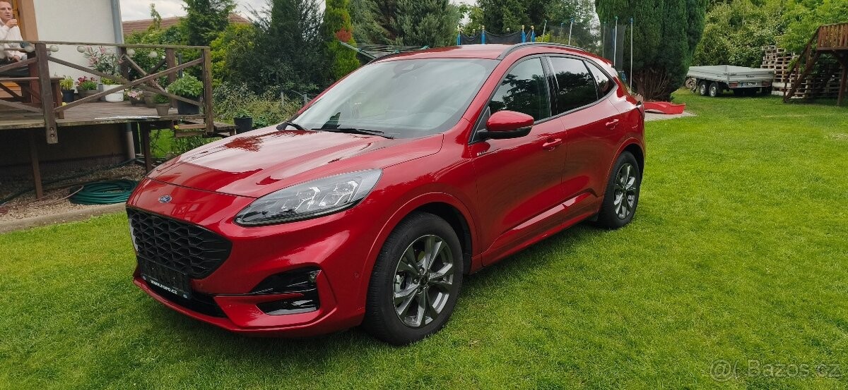 Ford Kuga 2,5   FHEV STLine X v zaruce
