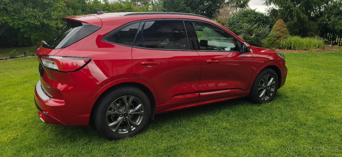 ford-kuga-2-5-fhev-stline-x-v-zaruce - 2