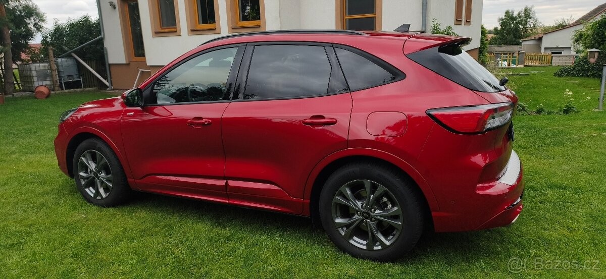 ford-kuga-2-5-fhev-stline-x-v-zaruce - 5