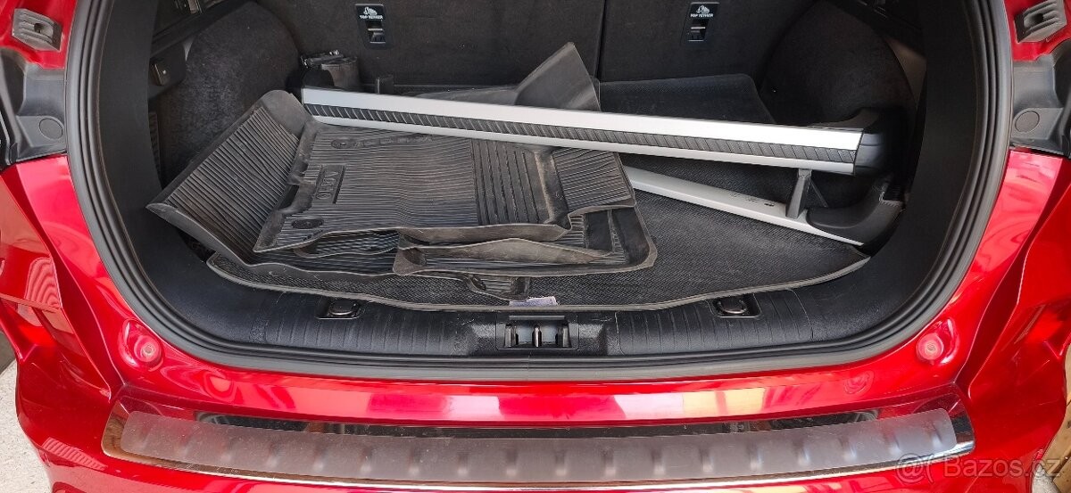 ford-kuga-2-5-fhev-stline-x-v-zaruce - 7