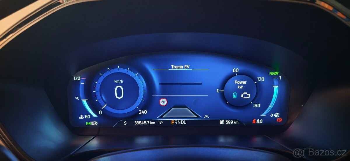 ford-kuga-2-5-fhev-stline-x-v-zaruce - 8