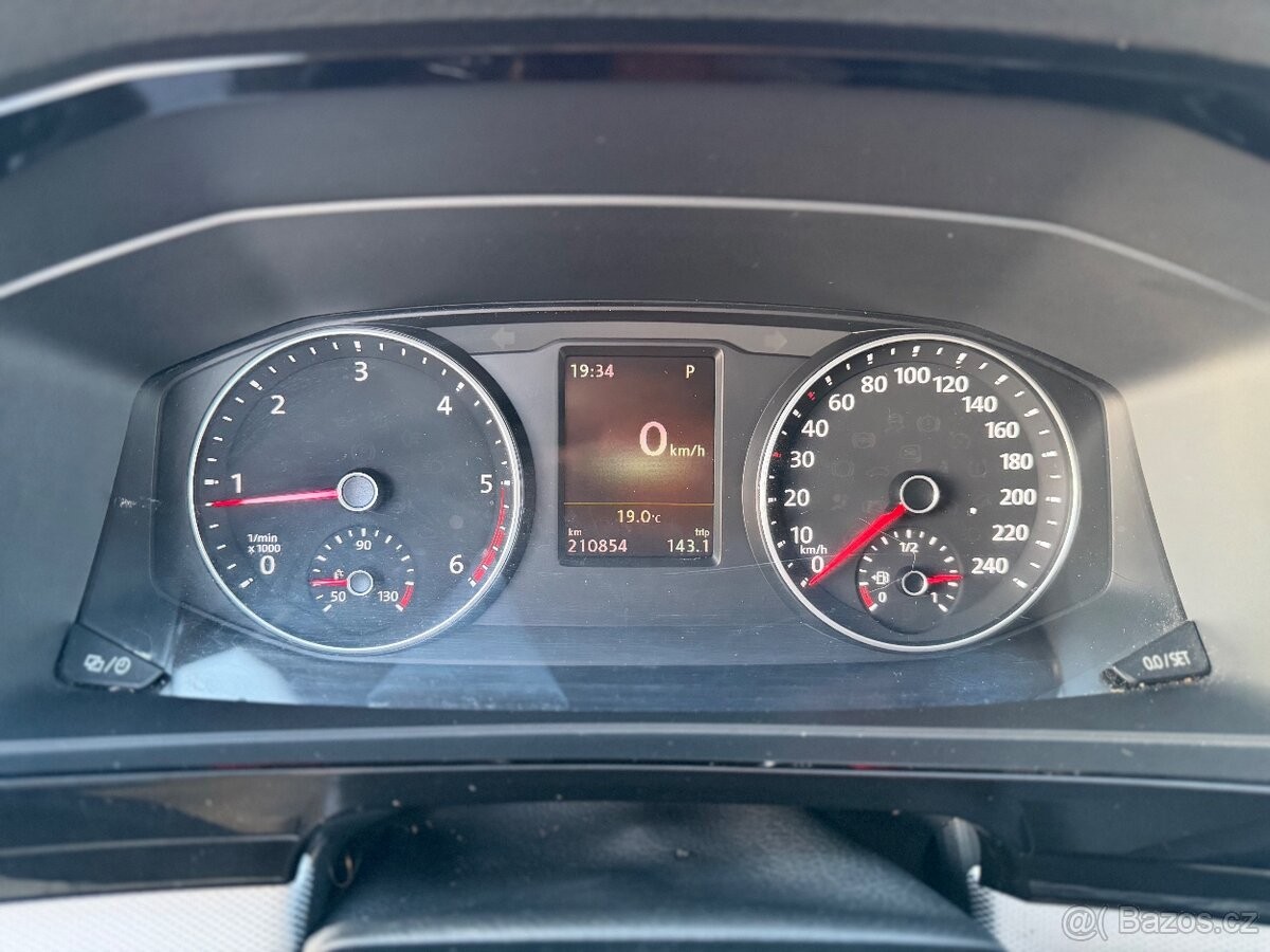 volkswagen-multivan-2-0-tdi-146-kw-highline-dsg - 7