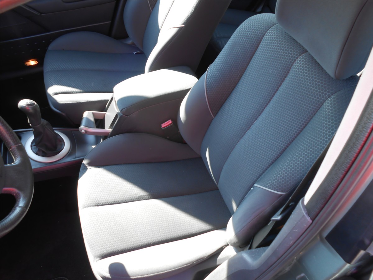 renault-megane-1-6-i-83-kw-serviska-83-513-km - 9