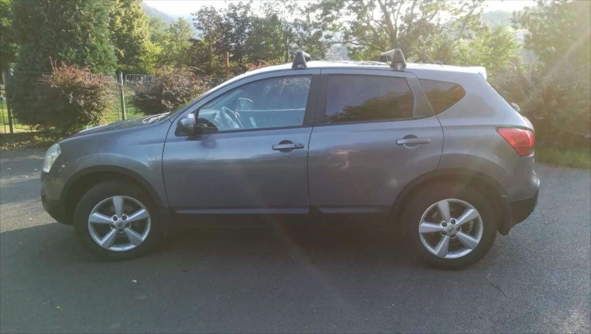 nissan-qashqai-2-0-i-104-kw-automat-s-4x4 - 1