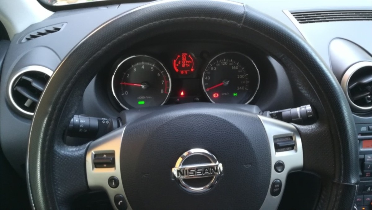 nissan-qashqai-2-0-i-104-kw-automat-s-4x4 - 4