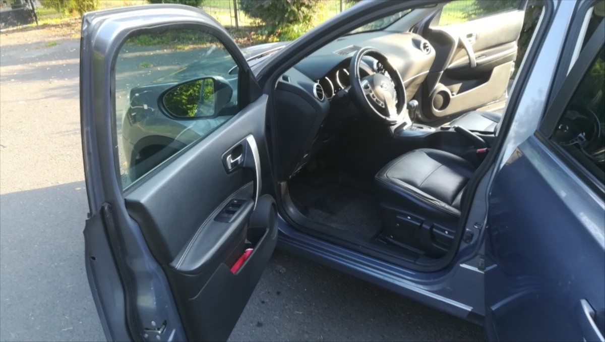 nissan-qashqai-2-0-i-104-kw-automat-s-4x4 - 8