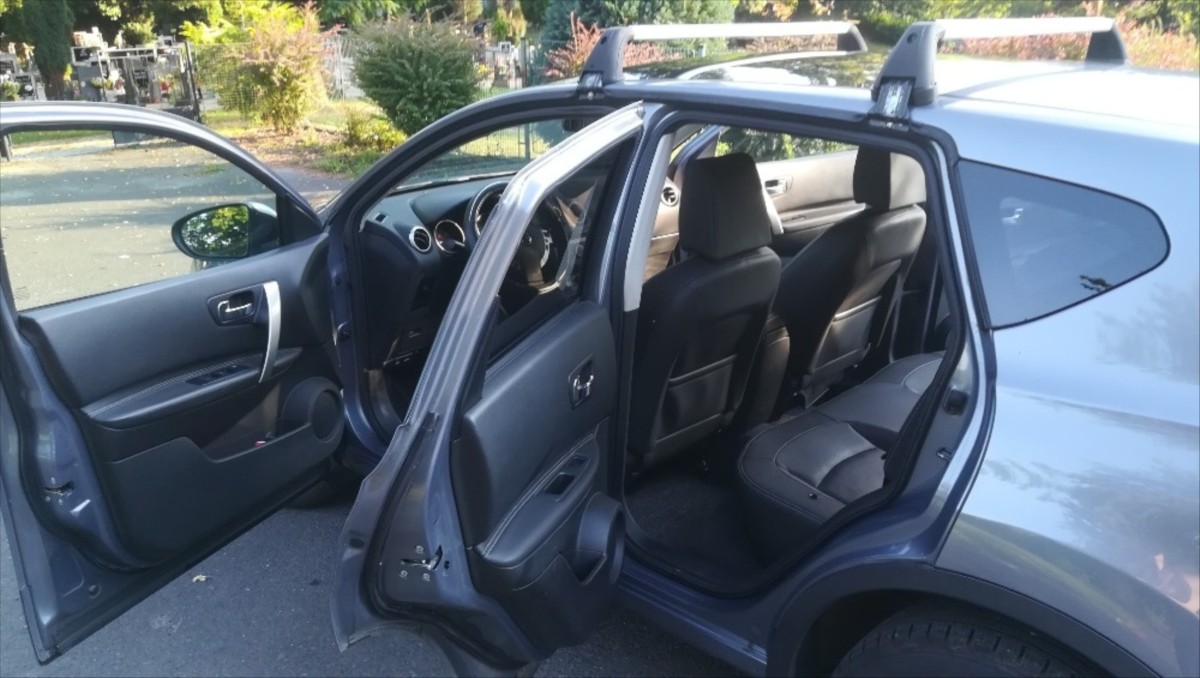 nissan-qashqai-2-0-i-104-kw-automat-s-4x4 - 9