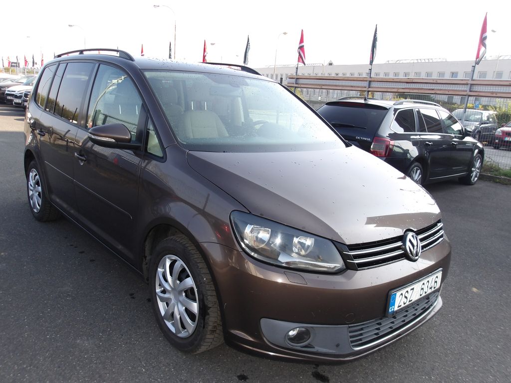 volkswagen-touran-2-0tdi-103kw-panorama - 3