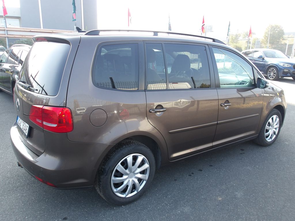 volkswagen-touran-2-0tdi-103kw-panorama - 5
