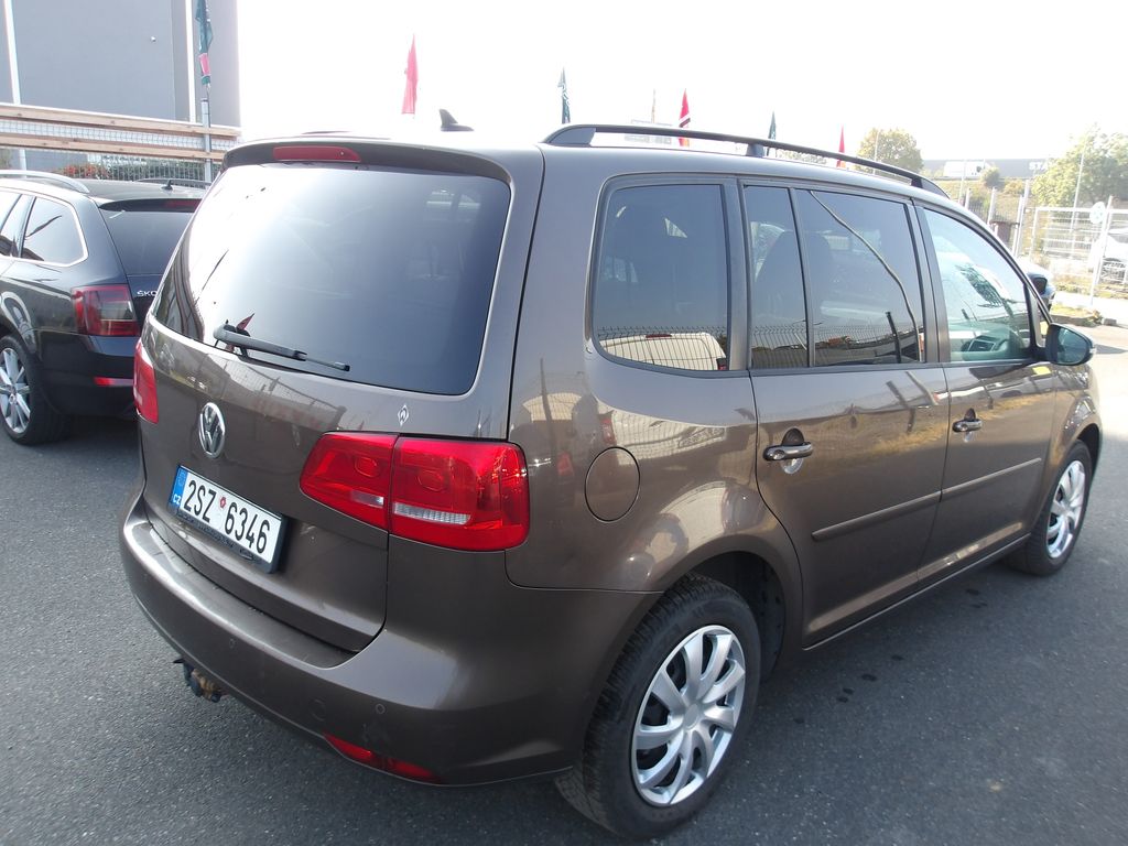 volkswagen-touran-2-0tdi-103kw-panorama - 6