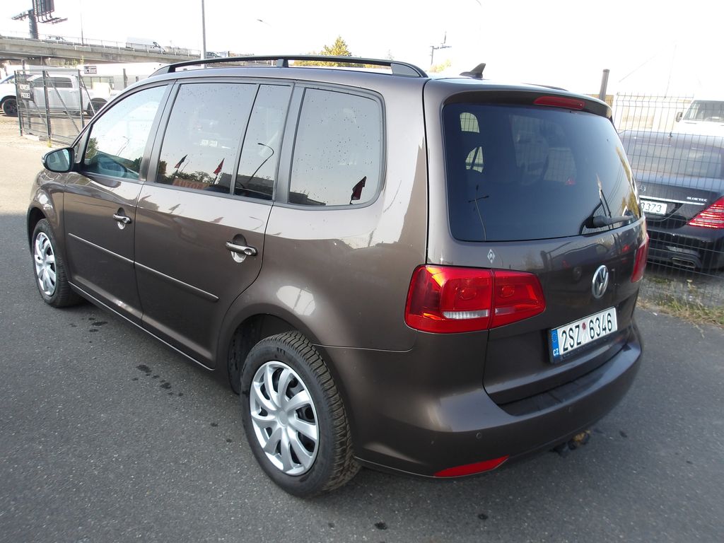 volkswagen-touran-2-0tdi-103kw-panorama - 8