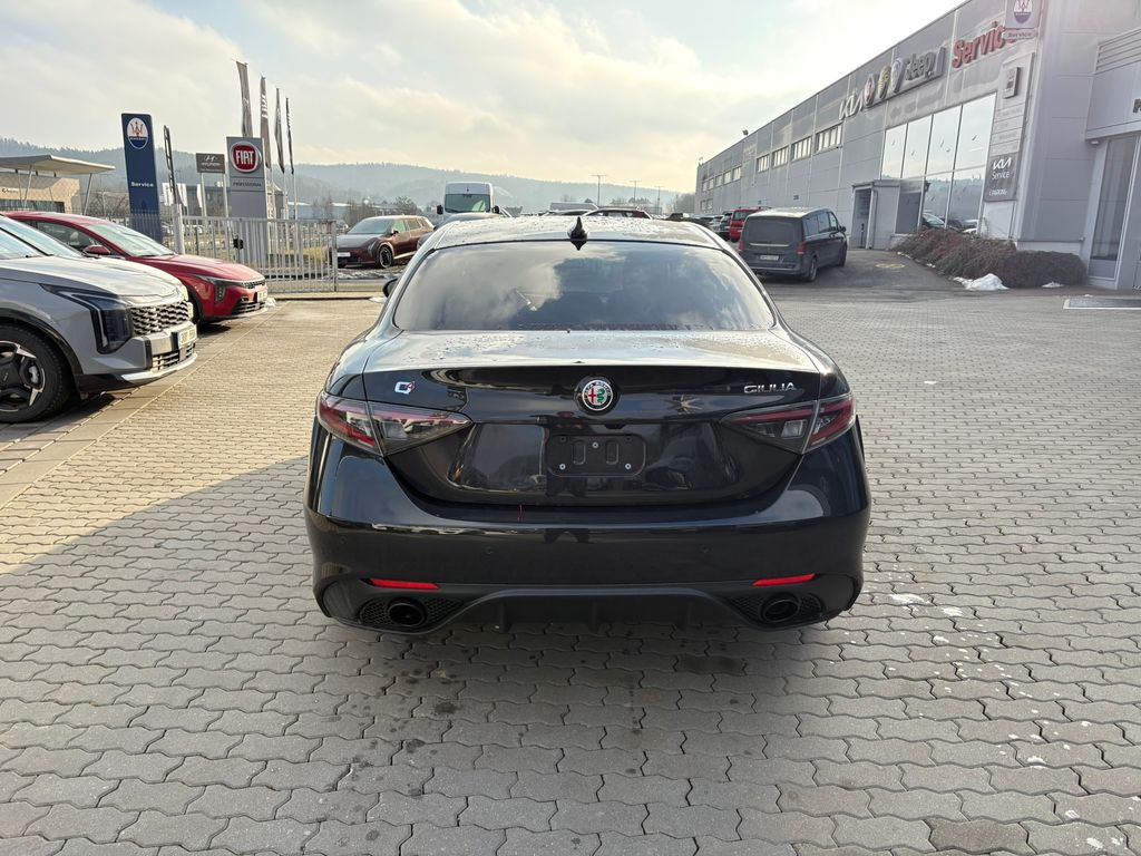 alfa-romeo-giulia-intensa-2-0-turbo-280k-at8-q4 - 5