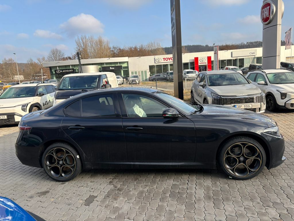 alfa-romeo-giulia-intensa-2-0-turbo-280k-at8-q4 - 7