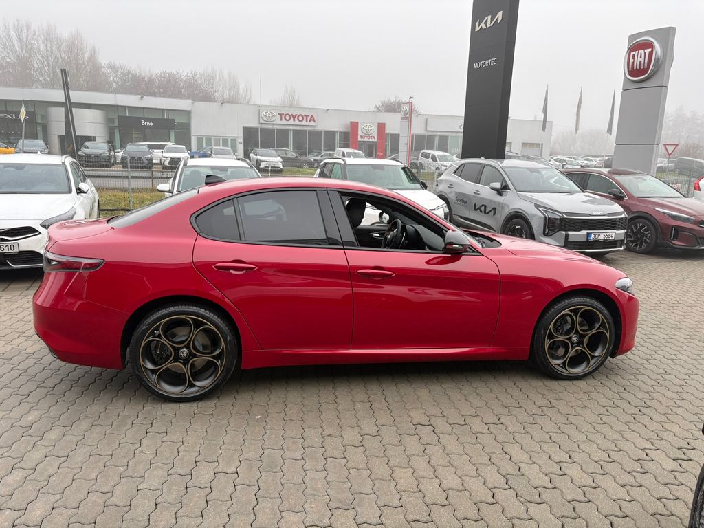 alfa-romeo-giulia-intensa-2-0-turbo-280k-at8-q4 - 7