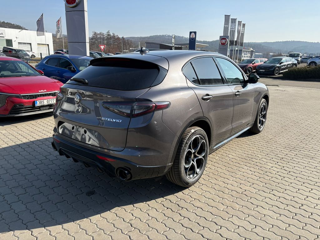 alfa-romeo-stelvio-veloce-2-0-turbo-280k-at8-q4 - 6