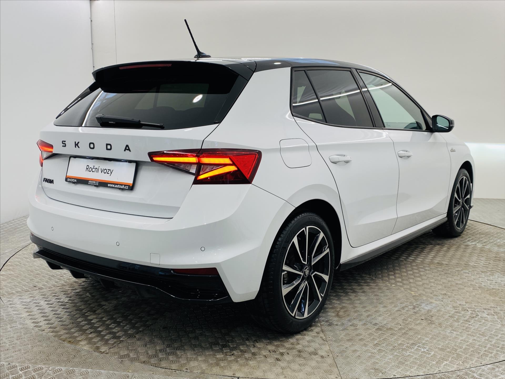 skoda-fabia-1-0-tsi-85kw-dsg-monte-carlo - 1