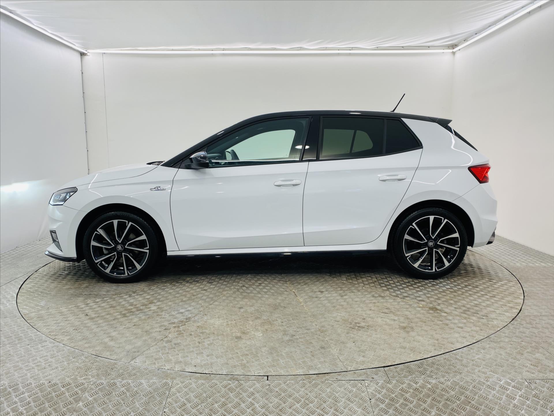 skoda-fabia-1-0-tsi-85kw-dsg-monte-carlo - 2