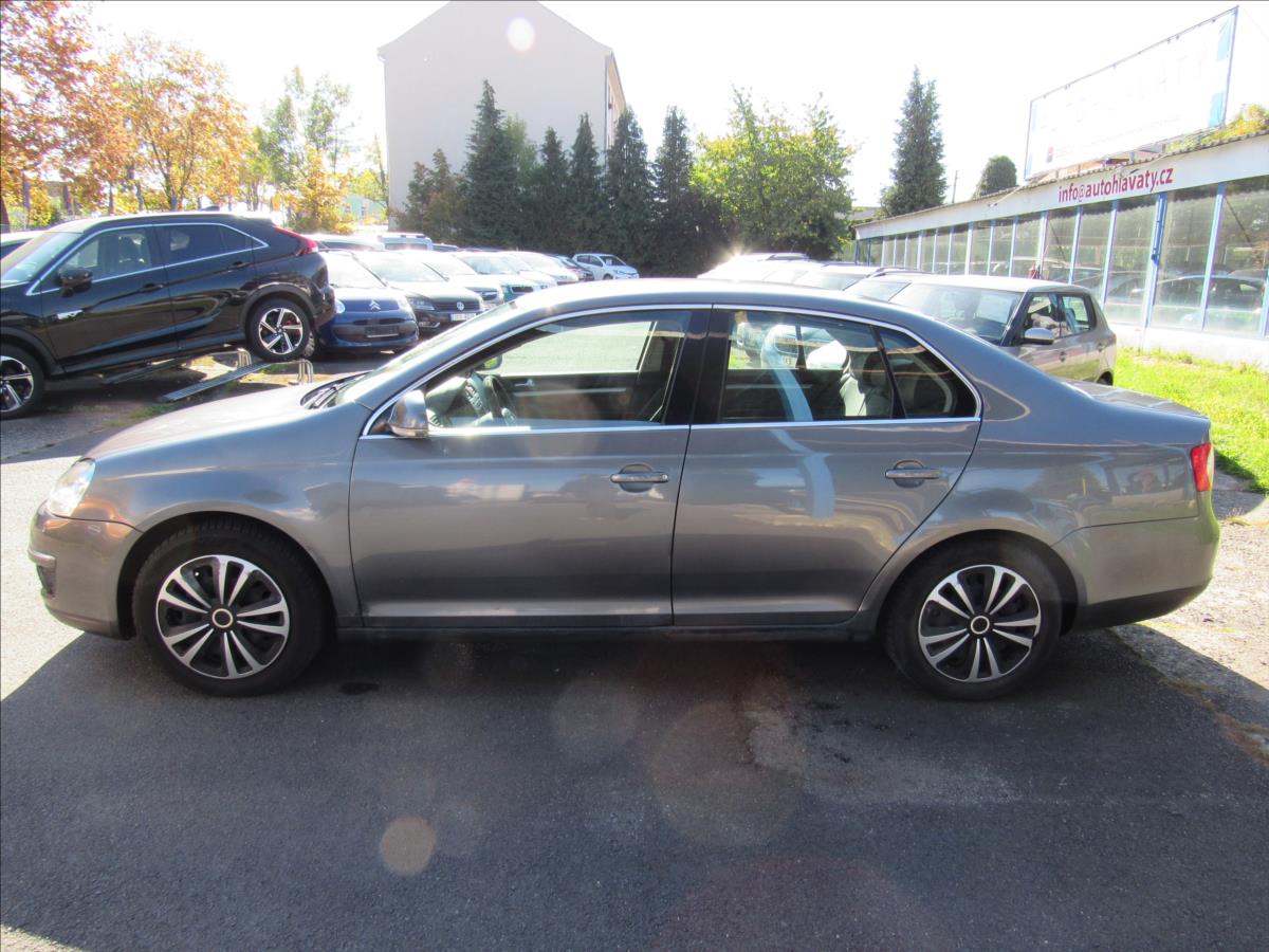 volkswagen-jetta-2-0-tdi-103kw - 7