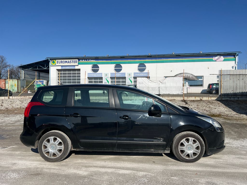 peugeot-5008-1-6-16v-vti-120-k-confort-pack - 3