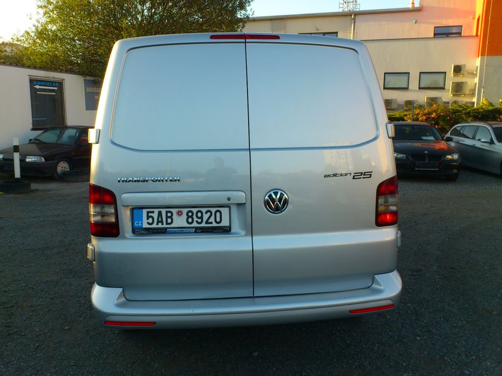 volkswagen-transporter-1-9-tdi-klima - 8